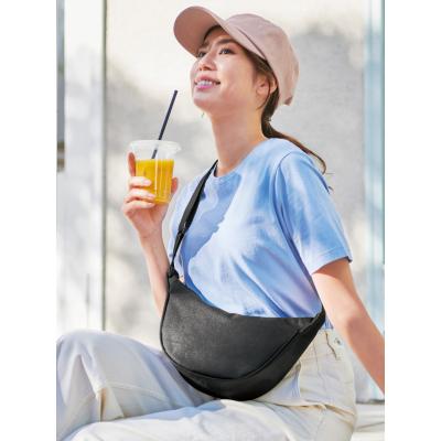 ハーフラウンドショルダーバッグ