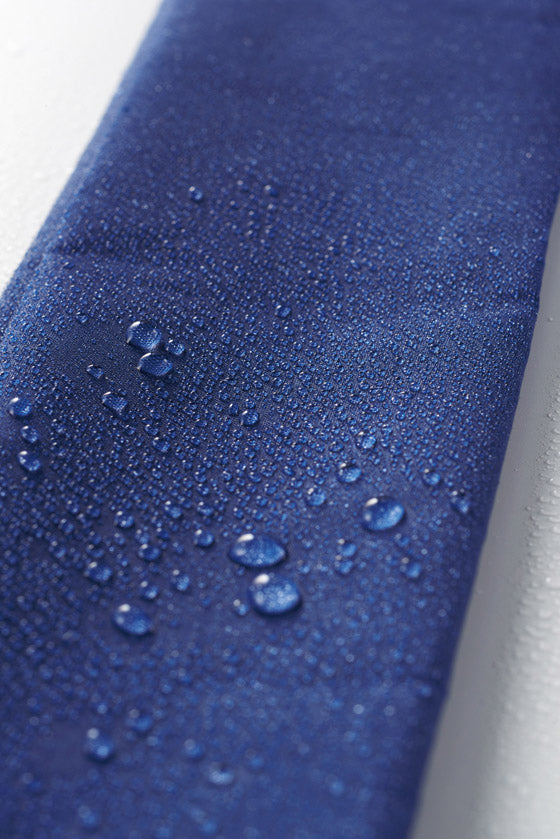 差し込むだけで広がる 長傘ポーチ