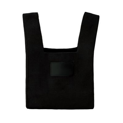 ニットバッグの黒