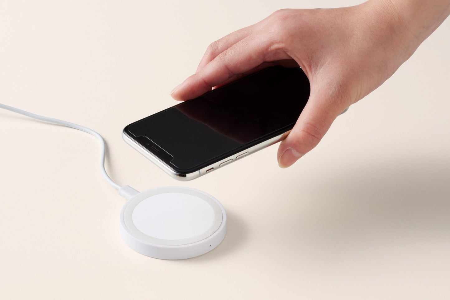 置いて充電ワイヤレスチャージャー - 販促日本一