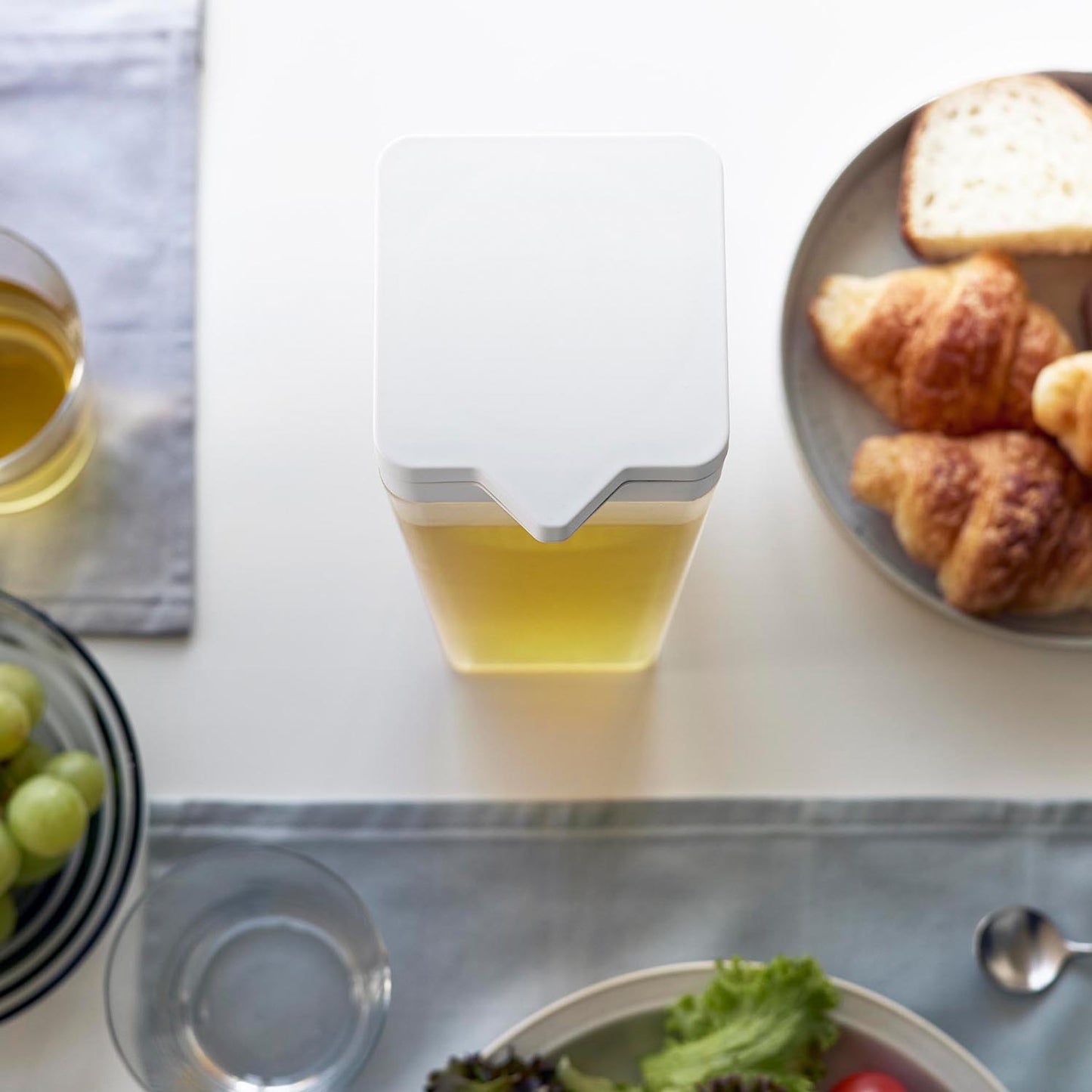 倒して置ける冷水筒 タワー ティーバッグ入れ付き