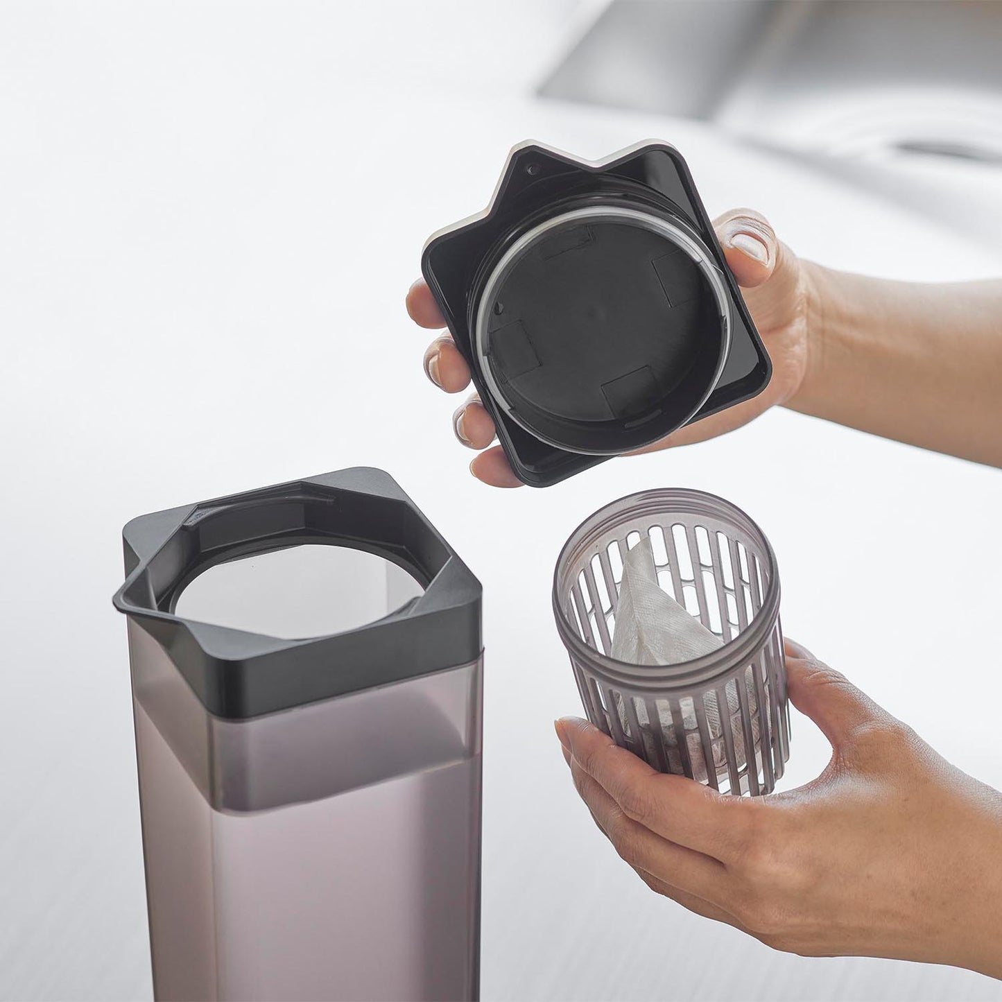 倒して置ける冷水筒 タワー ティーバッグ入れ付き