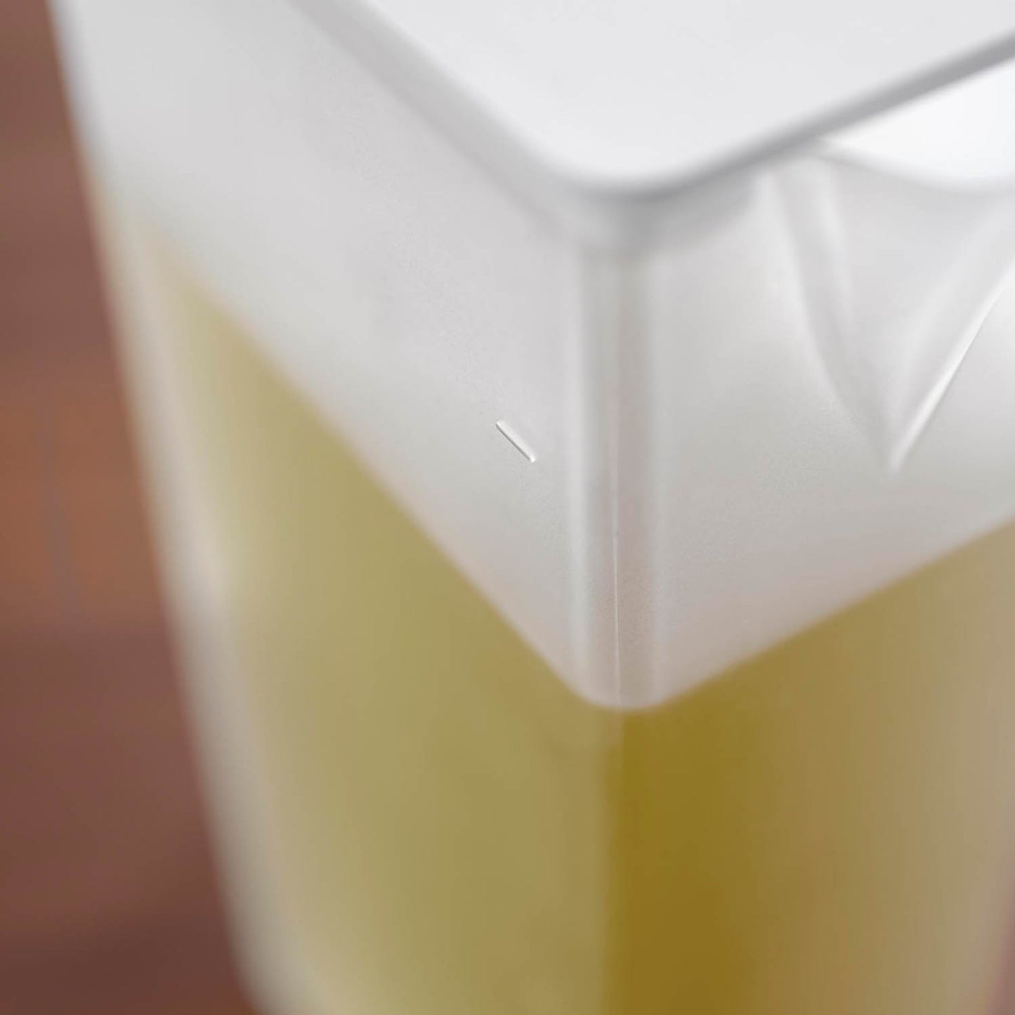 ハンドル付きスリム冷水筒 タワー ２Ｌ