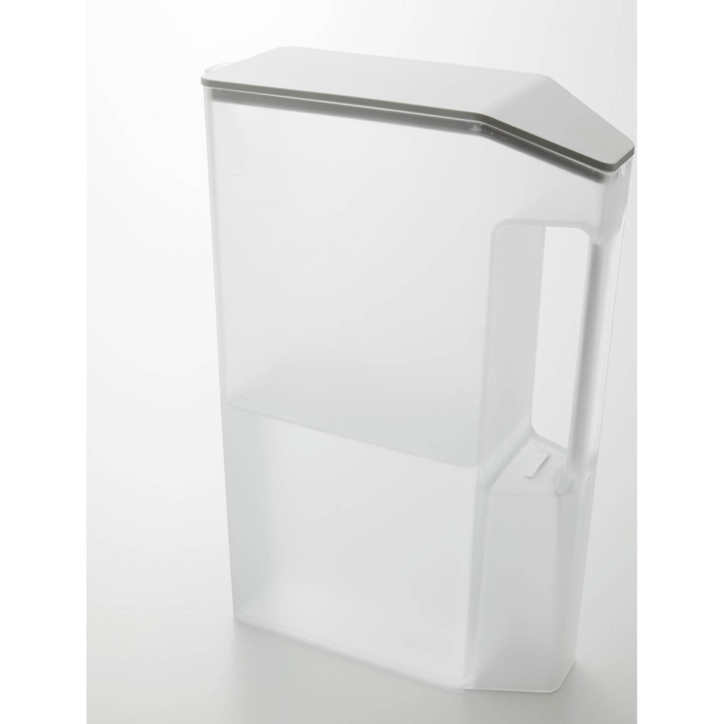 ハンドル付きスリム冷水筒 タワー ２Ｌ