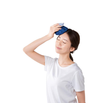 コンパクト氷のう　使用イメージ(おでこ)