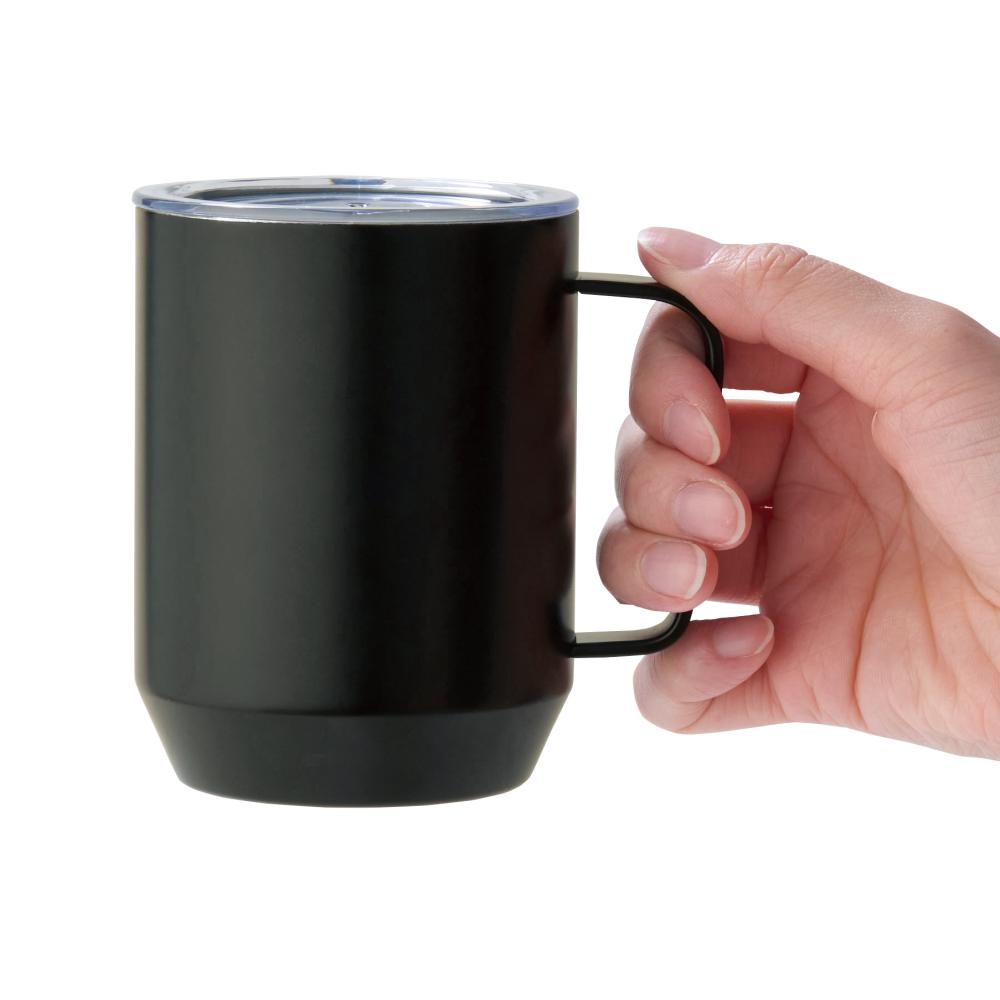 蓋付き真空ステンレスマグカップ４００ｍｌ　手に持った時のイメージ　ブラック