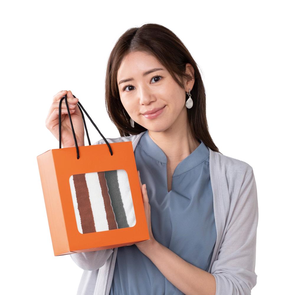 ふんわりストライプ　フェイス＆ハンドタオル　手持ちパッケージに入れたイメージ