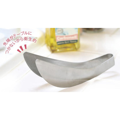 手がよごれない　さわらずトングは先端がテーブルにつかないから衛生的です