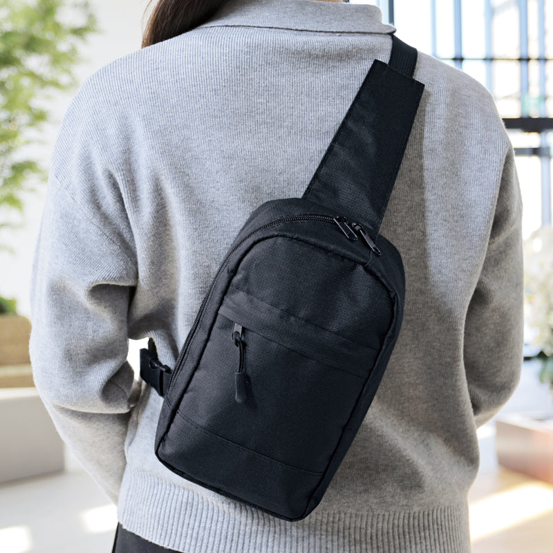 ファスナーポケット付きワンショルダーバッグ