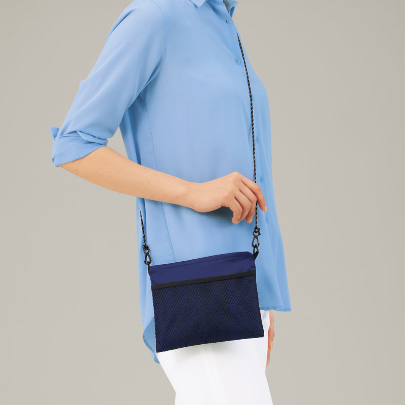 2WAYサコッシュ＆エコバッグ（メッシュポケット付き）【色指定可】サコッシュ使用イメージ