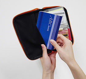 マルチファスナーポーチ