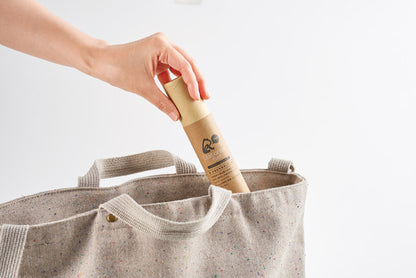 リル　ステーショナリーセットをかばんに入れるイメージ