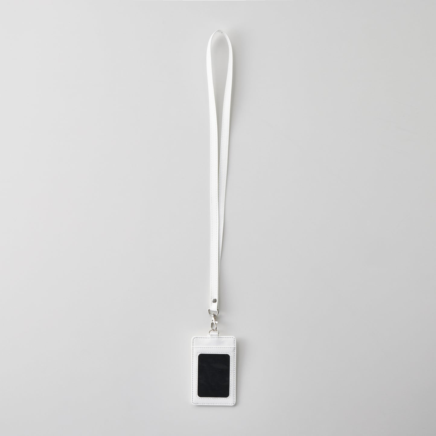 パスケース（ネックストラップ付）　表　ホワイト