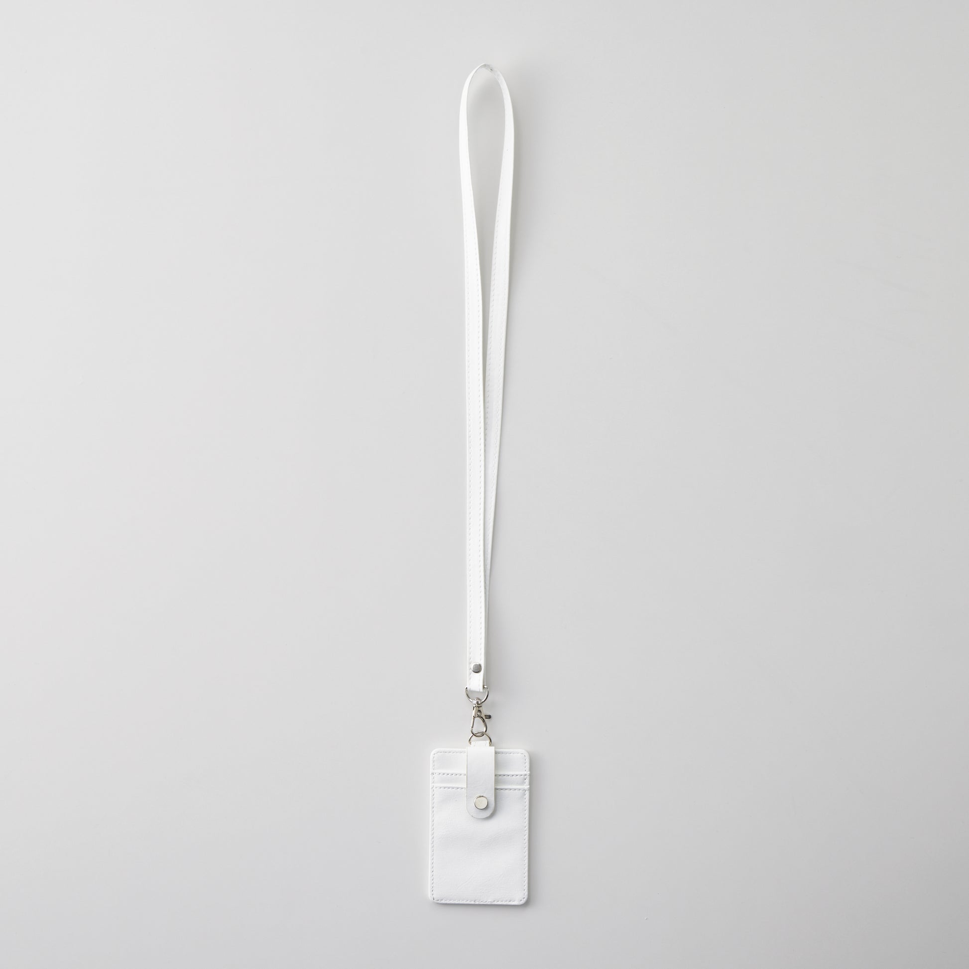 パスケース（ネックストラップ付）　ホワイト　裏