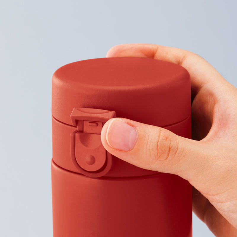 セルトナ・ワンタッチ式真空ステンレスボトル【色指定可】の蓋を開けた写真