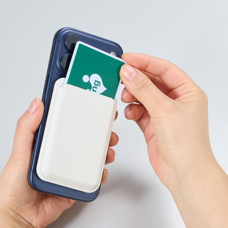 スマホスタンドにもなるマグネット対応カードケース