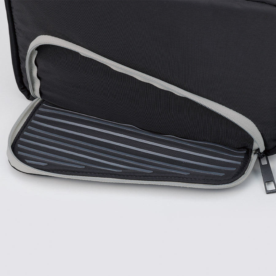 スマホが立てられるクーラーランチポーチ