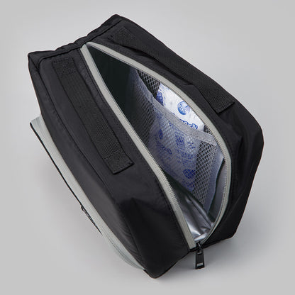 スマホが立てられるクーラーランチポーチ