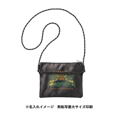 メッシュポケットサコッシュに熱転写最大サイズ印刷で名入れしたイメージ