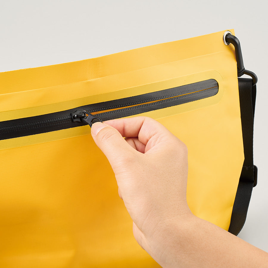 ターポリンショルダーバッグ