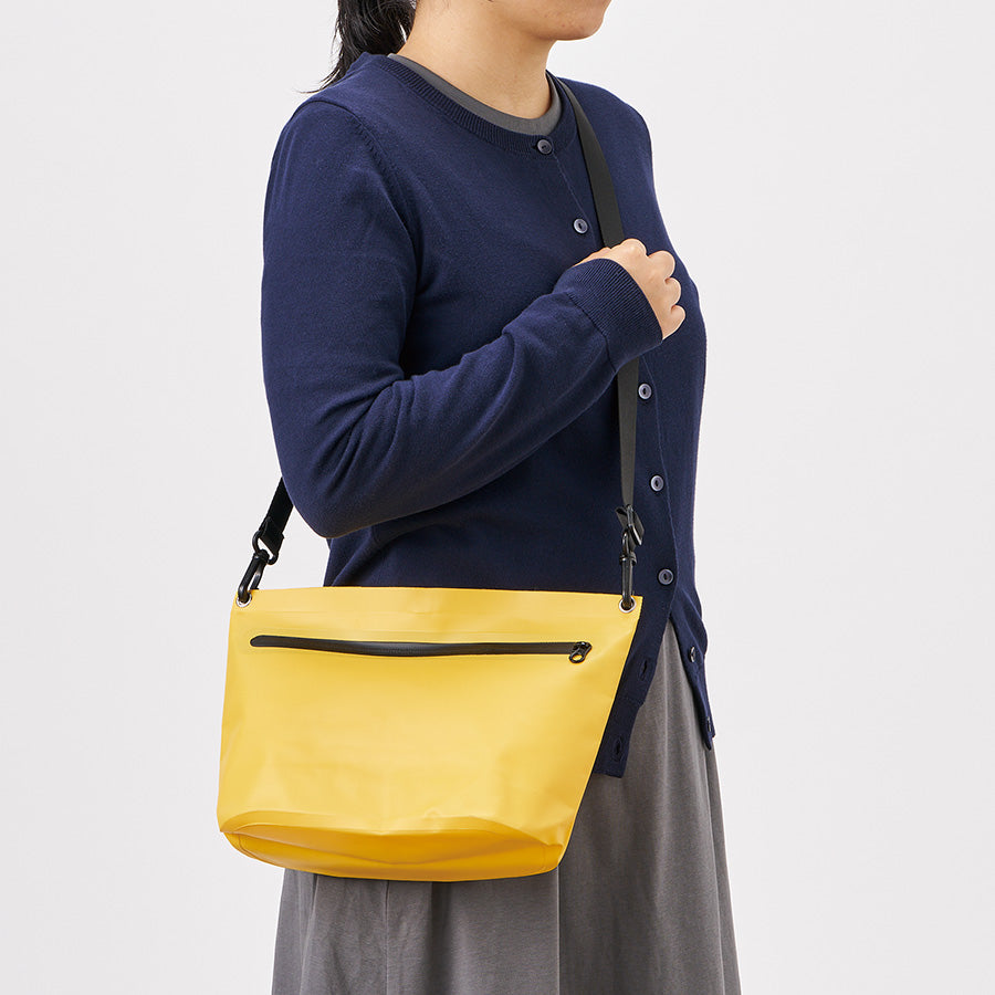 ターポリンショルダーバッグ