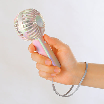 オーロラ充電式ハンディファン（ストラップ付き）　手に持った時の大きさイメージ