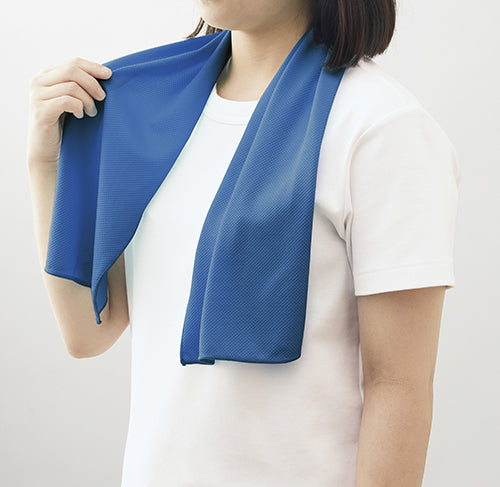 カラビナボトル入　涼感タオル　アップ