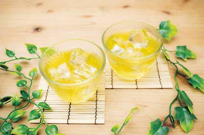 涼々ガラスのマルチカップ4Ｐ　使用イメージ(お茶)