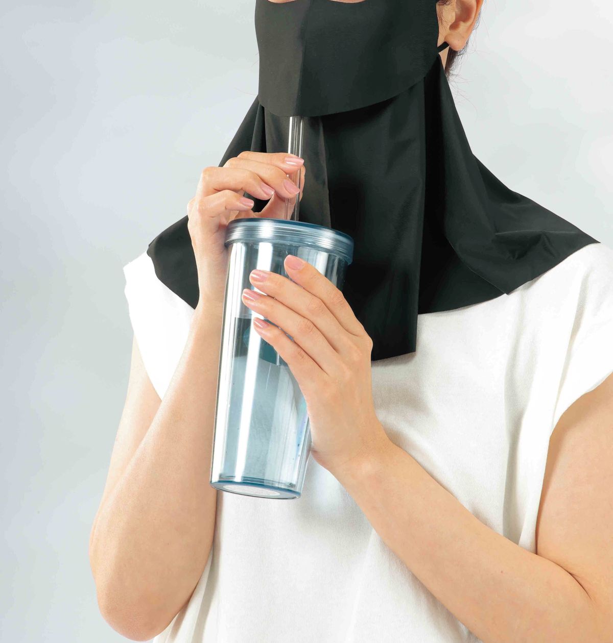 冷感UVフェイスカバー　着用したまま飲み物が飲める