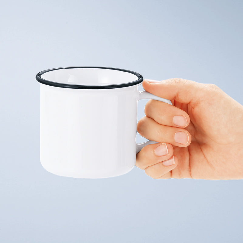 ホーローライクマグ【色指定可】　手に持った時の大きさイメージ　ブラック