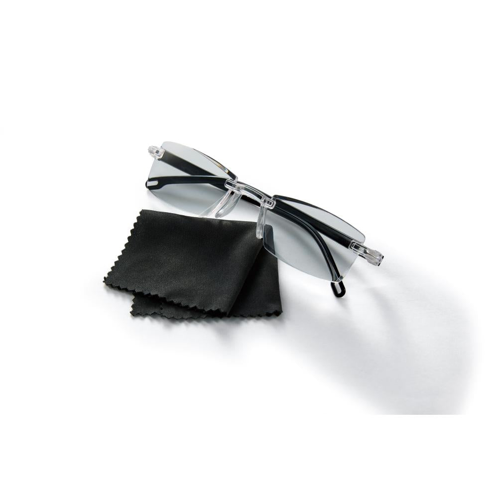 メガネ型ルーペ　便利なクロスがついているのでお手入れ簡単