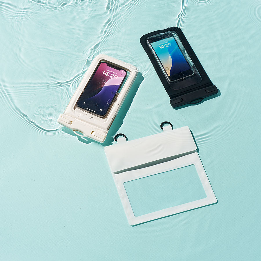 水に浮くモバイルウォータープルーフポーチカラー比較