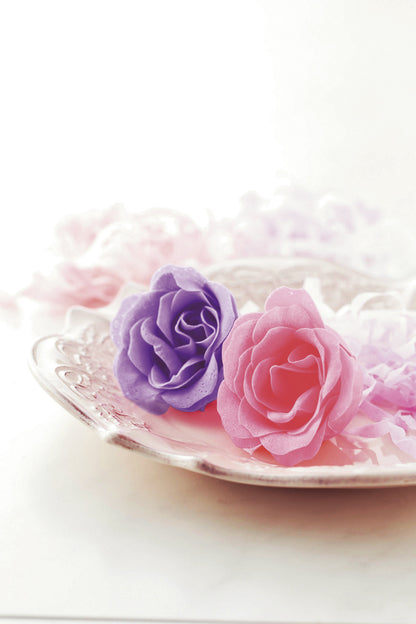 フラワーソープ　ローズプラケース入　ケースから出したイメージ