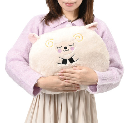 ふわもこアニマルファークッション　手に持った時の大きさイメージ