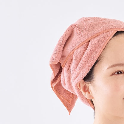 ヘアドライ用マイクロファイバーロングタオル頭に巻いた状態