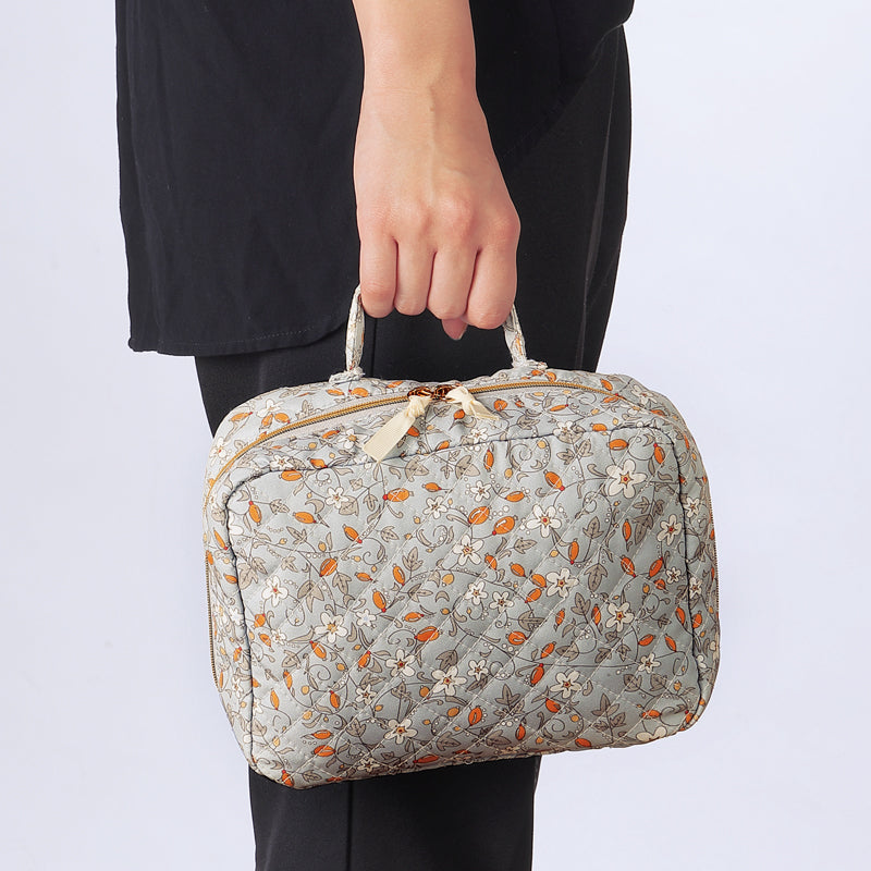 フィオリート・ハンドル付きキルティングオープンポーチ