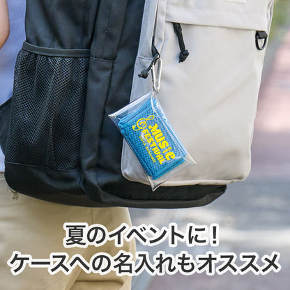 カラモ 熱中症対策 クールネックタオル&ケース　カラビナ使用イメージ