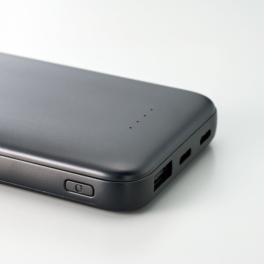 リン酸鉄モバイルチャージャー5000　本体左側