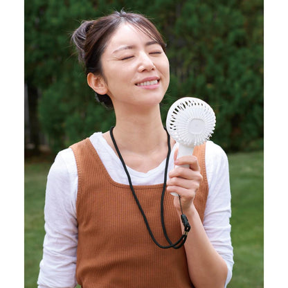 ストラップ付き充電式ハンディファン　使用例