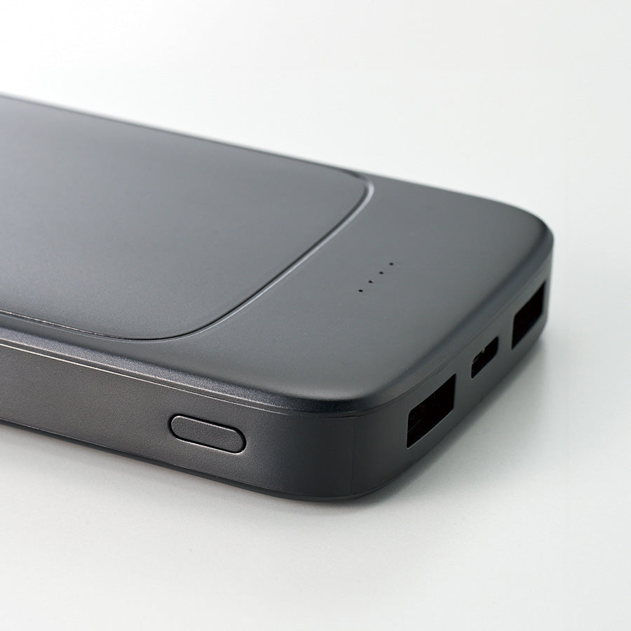 準固体電池モバイルチャージャー5000　本体左側