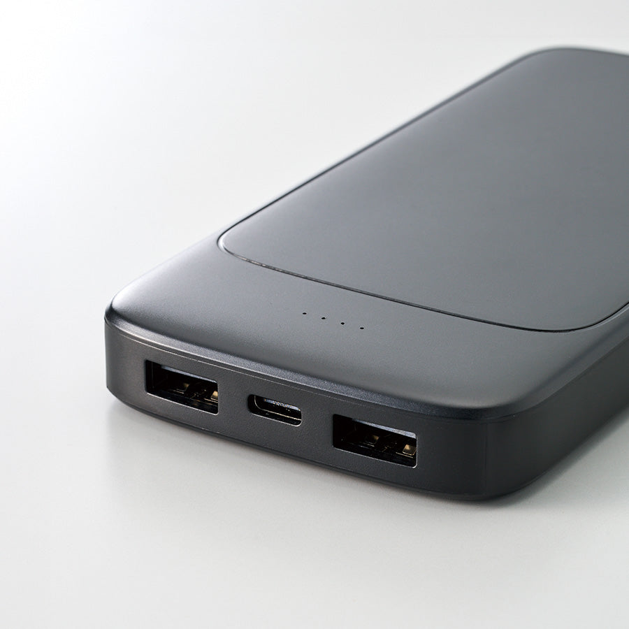 準固体電池モバイルチャージャー5000　本体右側