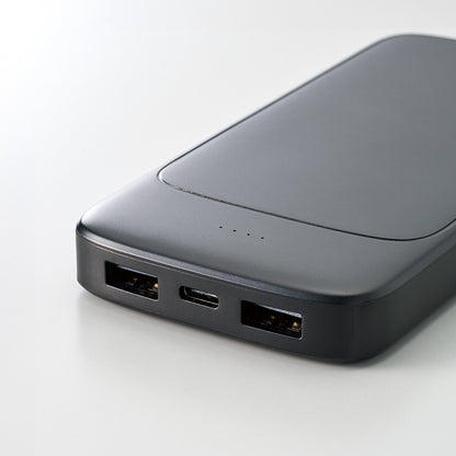 準固体電池モバイルチャージャー5000　本体右側