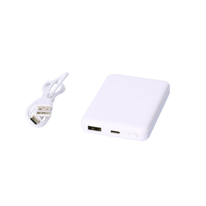 準固体モバイルタンク5000　本体と充電コード